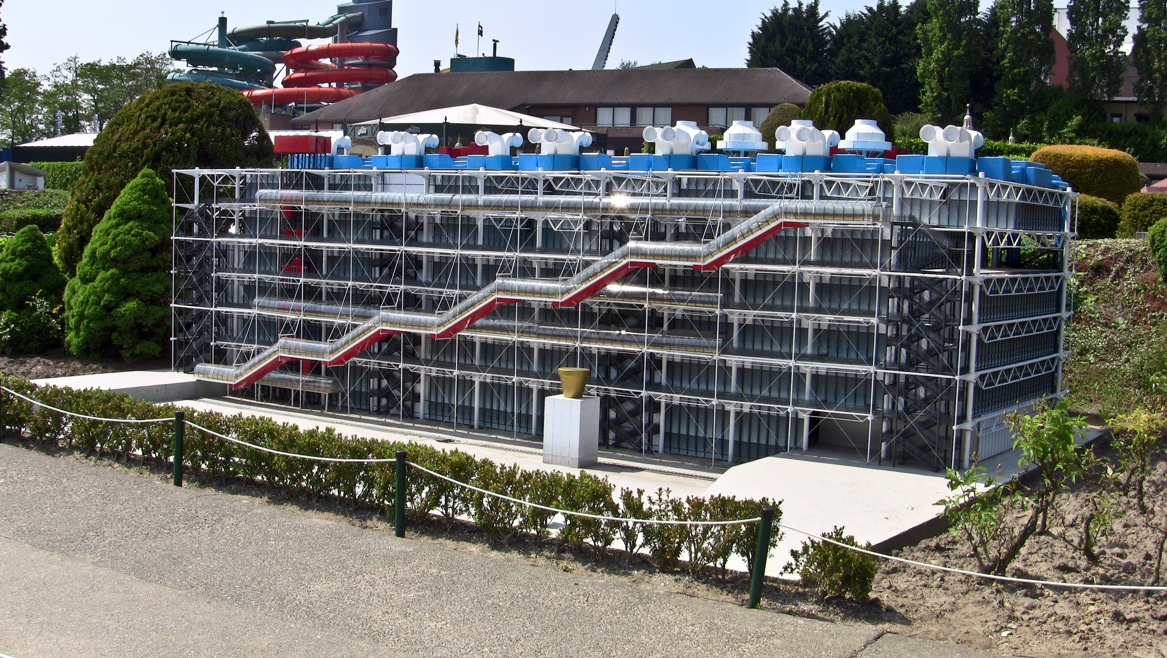 Model of the Centre Pompidou in Mini-Europe, Brussels, showcasing its distinctive external pipes and escalators.