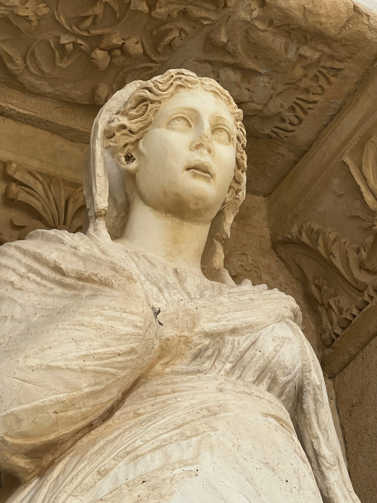 Statue art gallery photo