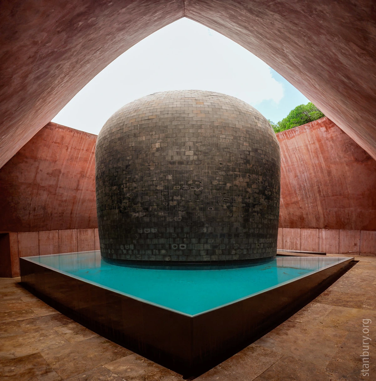 James Turrell's Second Wind Skyspace installation at NMA 2005