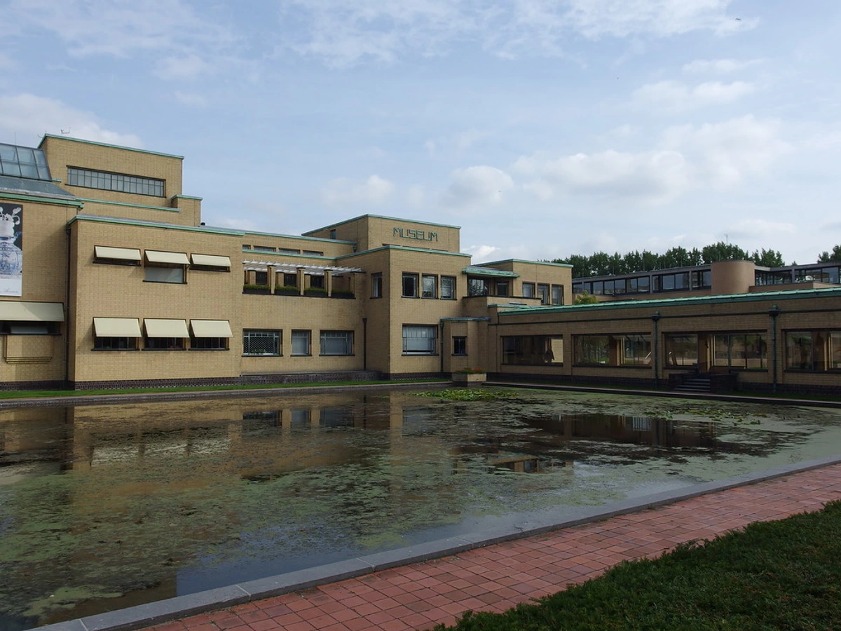 Gemeentemuseum Den Haag Exterior with Reflective Pond and Courtyard Architecture by Ericka Menchen-Trevino