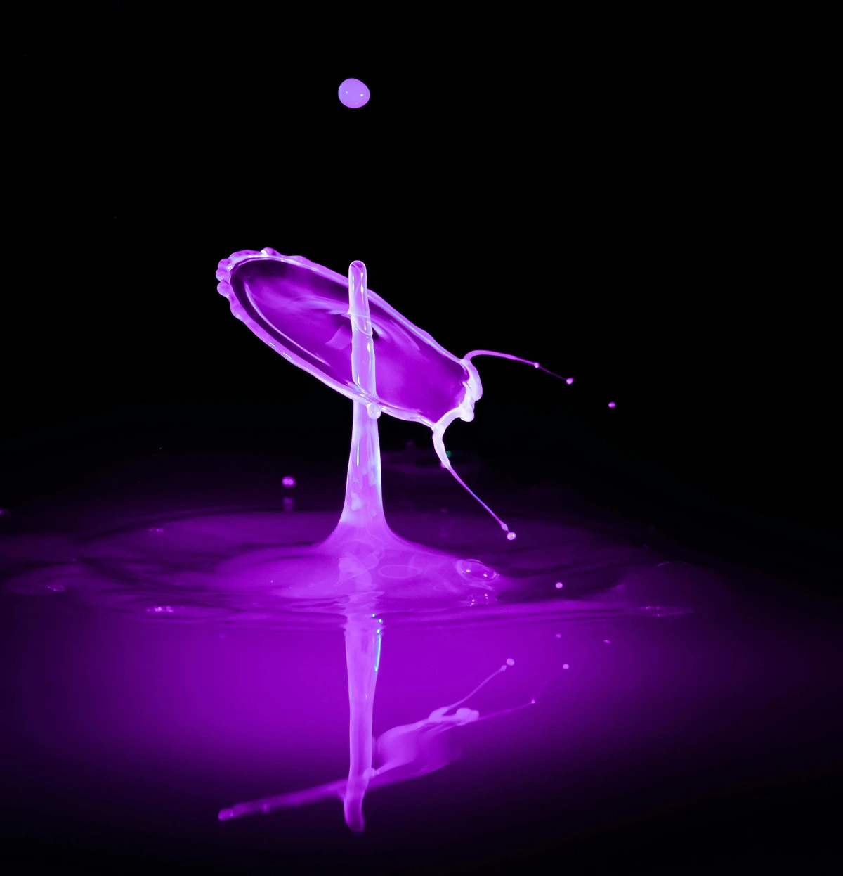 Purple-abstract-pigment-splash-illustration-stock-photo