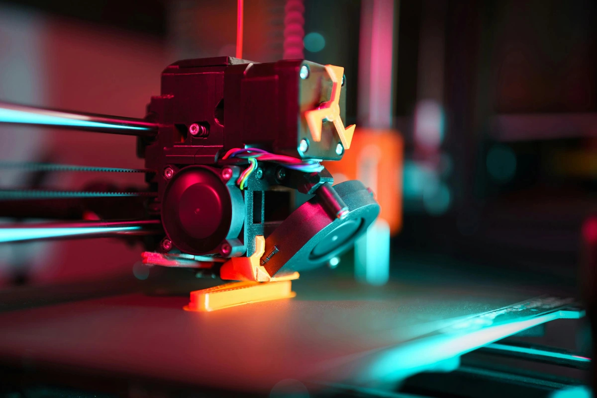 3D printing art machine enables mechanical reproduction of artistic designs through precision fabrication technology