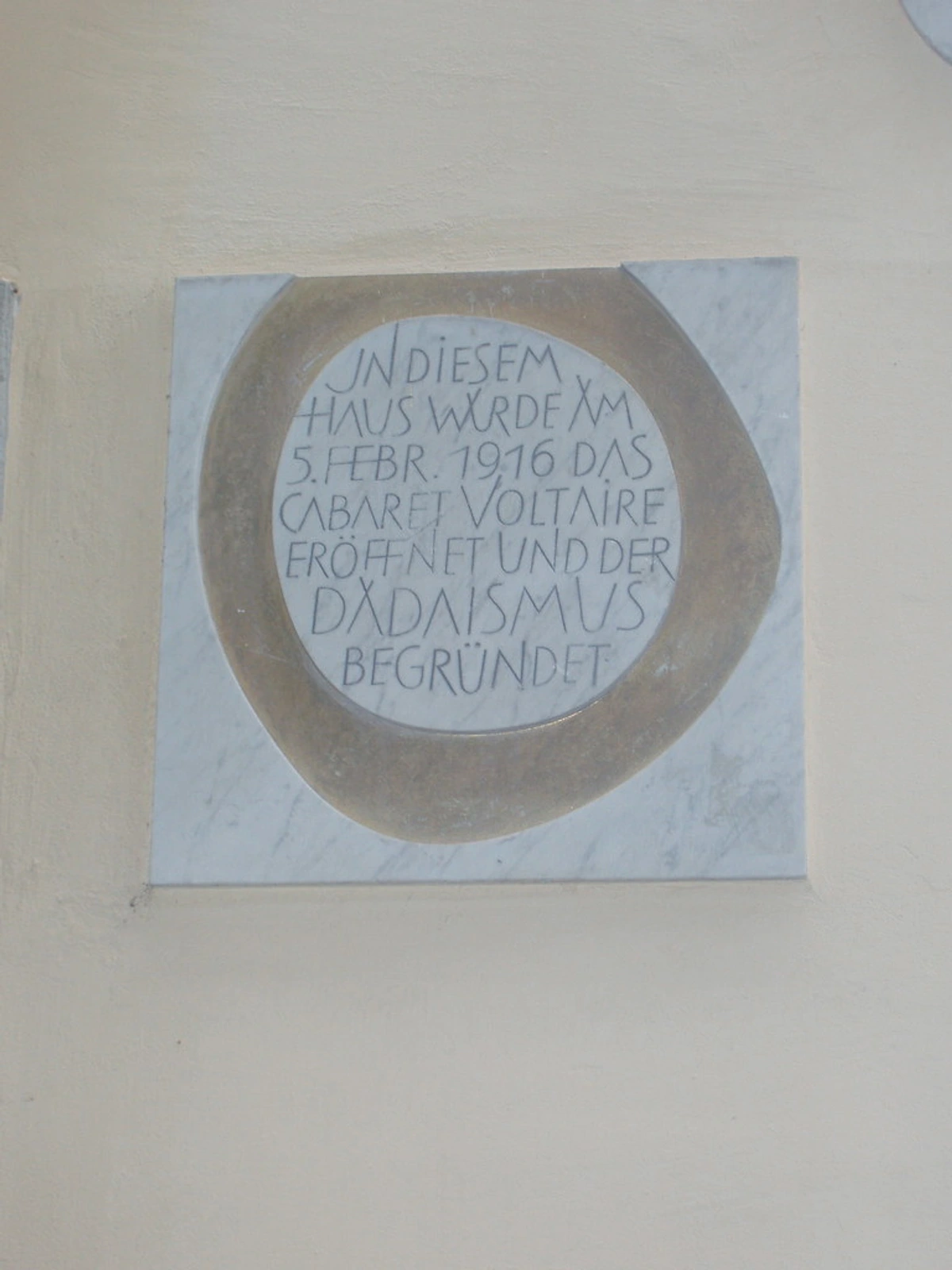 Plaid in Zürich: Häus vom Cabaret Voltaire an 5. Februar 1916, Dadaismus begründet flohen. Tristram Tzara, 1916, Dadaismus