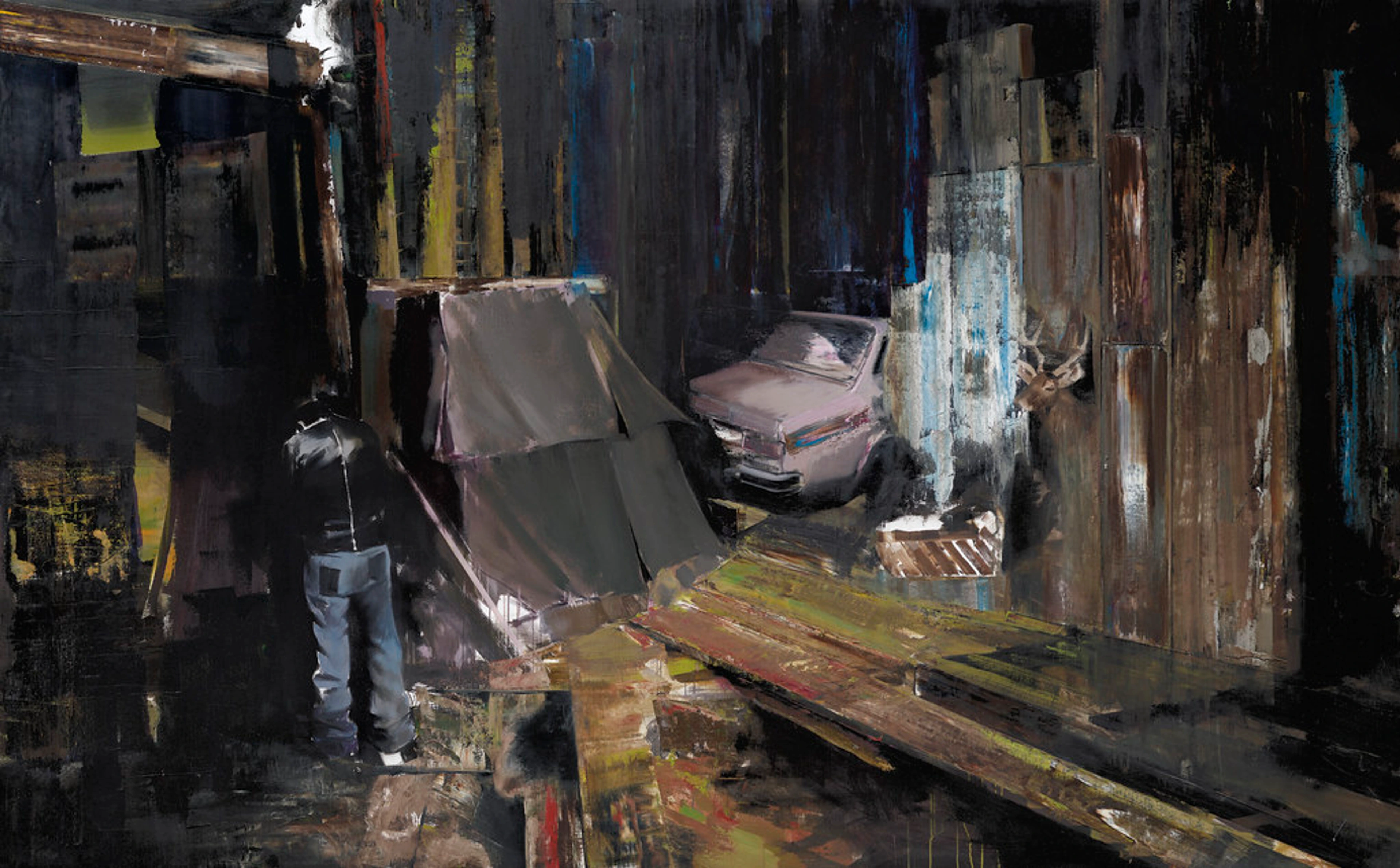 Adrian Ghenies donkere, expressionistische schilderij 'The Flight into Egypt' met een eenzame figuur, een auto en een hert in een rommelige, schaduwrijke omgeving.