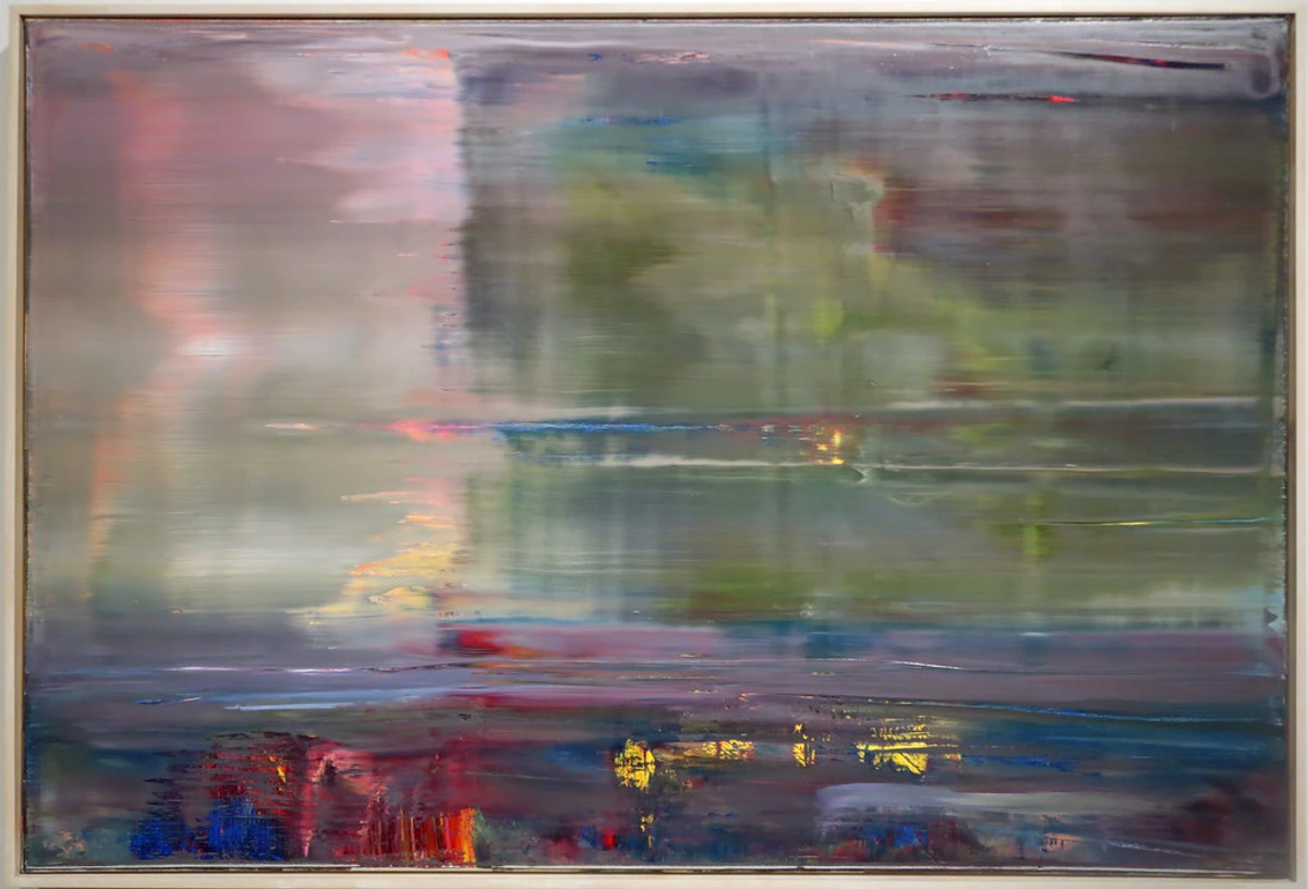 Abstract schilderij van Gerhard Richter, met horizontale strepen in gedempte groenen, blauwen en grijzen met levendige accenten.