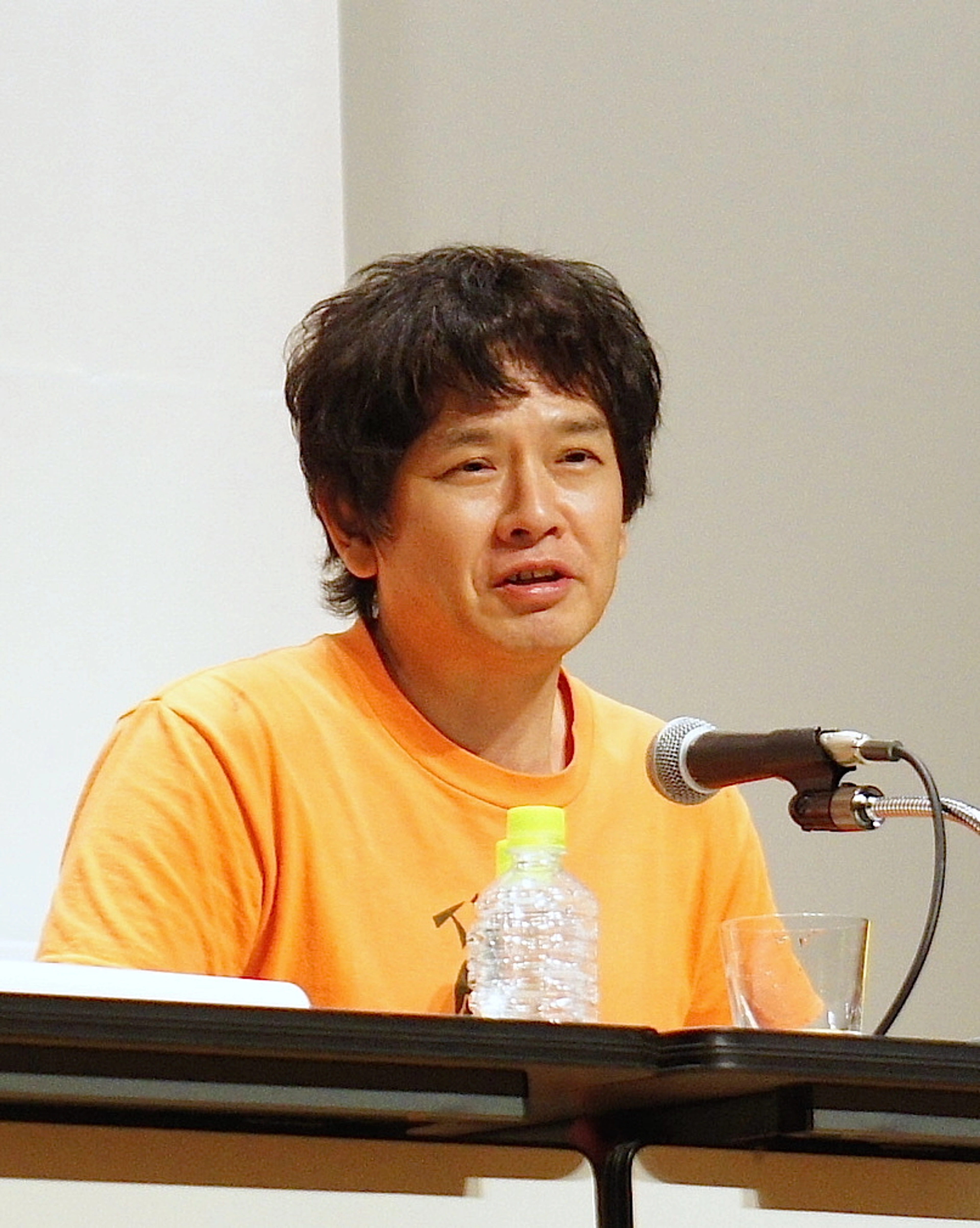 Yoshitomo Nara at a press conference, Yokohama Art Museum, 2012