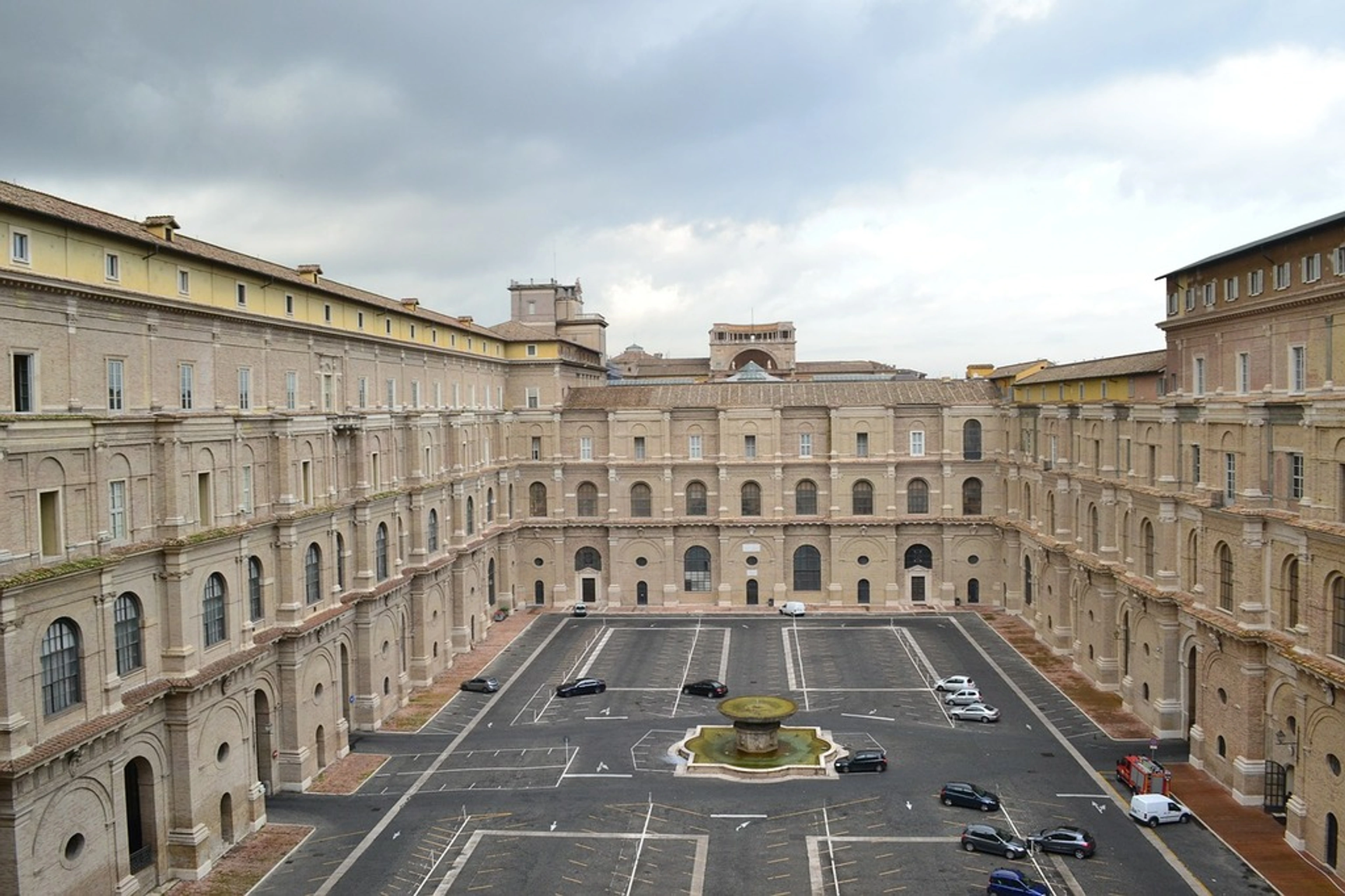 Het Vaticaanse museum in Rome Italië, vanaf de voorkant