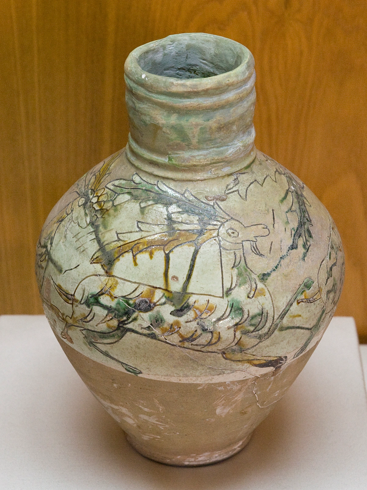 Sgraffito ceramic vase with dragon motif